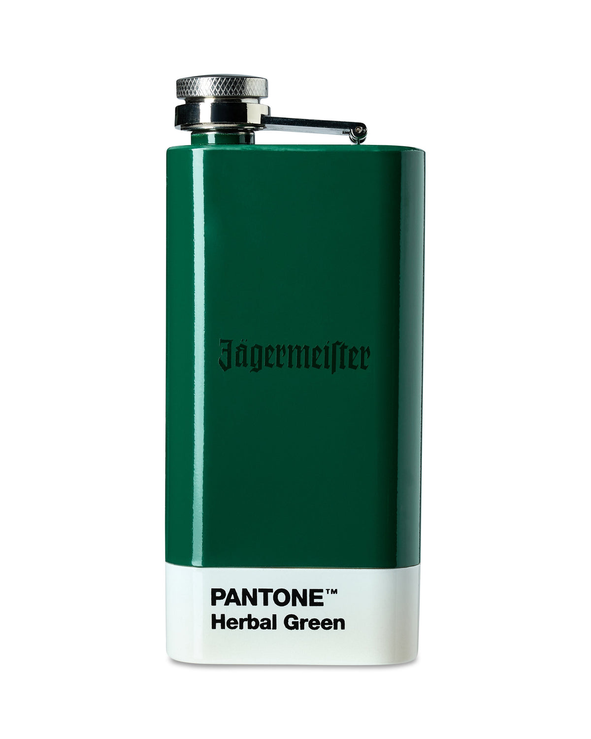 Zöld laposüveg a „Jägermeifter” és a „Pantone Herbal Green” felirattal, fehér háttéren