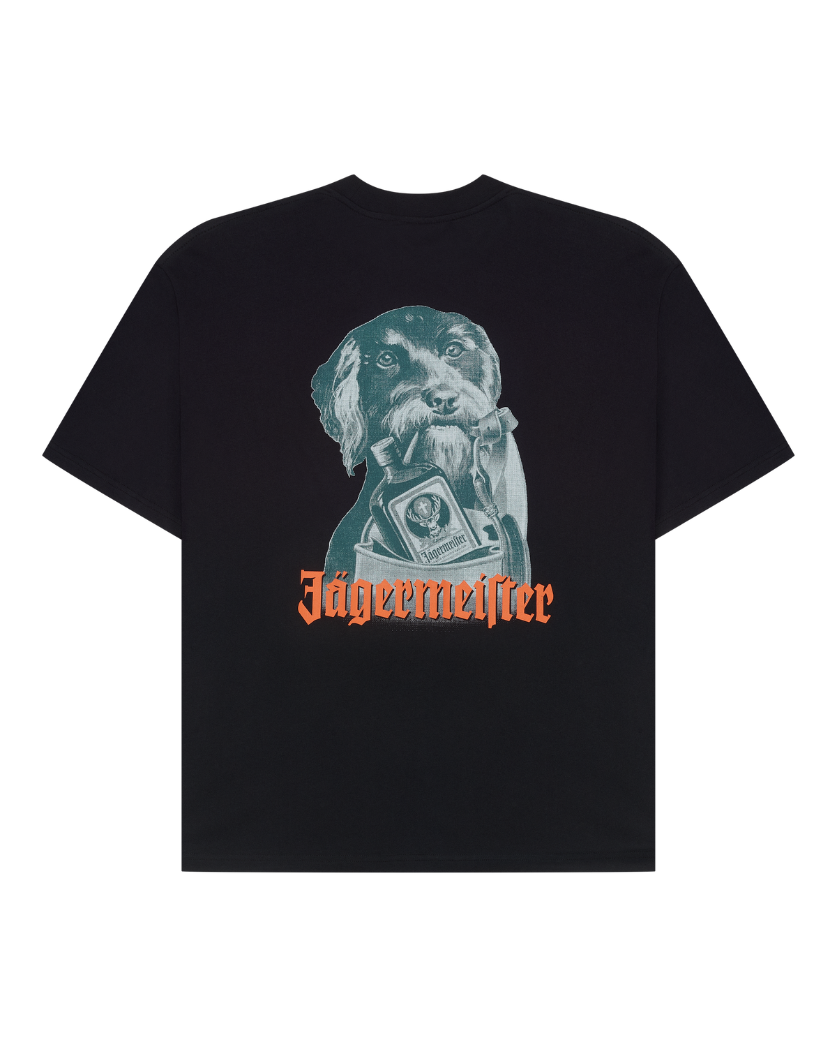 Fekete póló kutyás grafikával és a „Jägermeister” logóval.