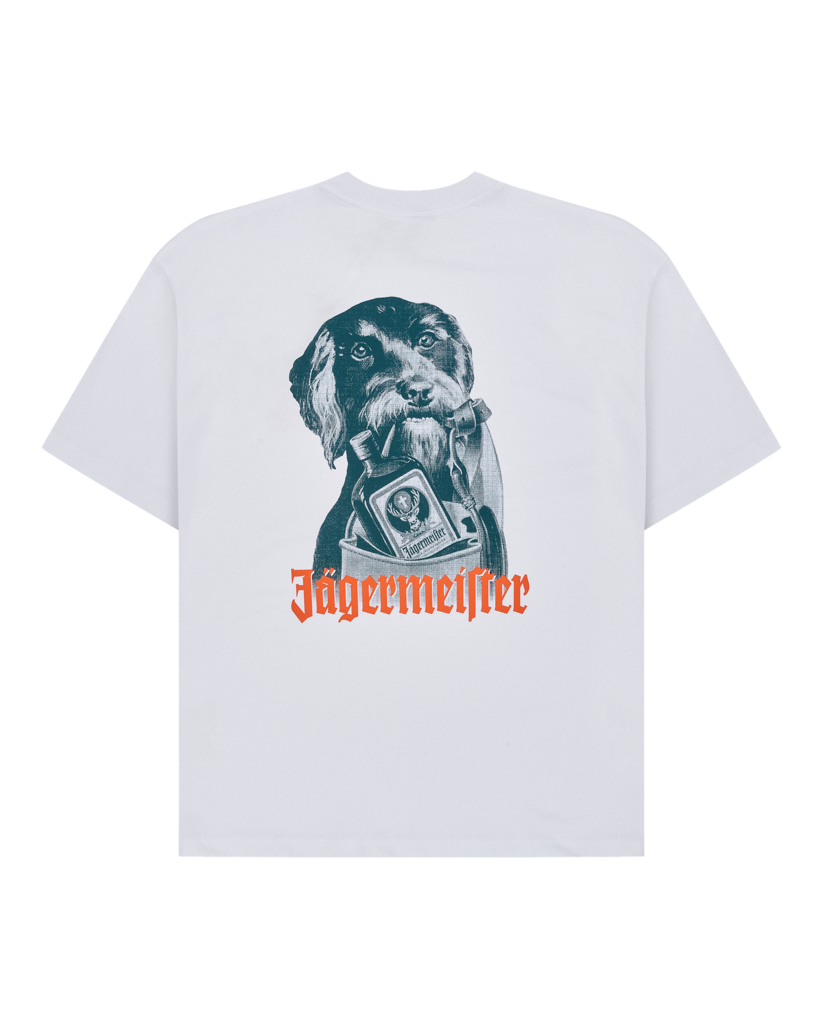 Fehér póló kutyás grafikával és Jägermeister logóval, fehér háttéren