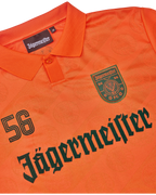 Narancssárga mez Jägermeister márkajelzéssel.