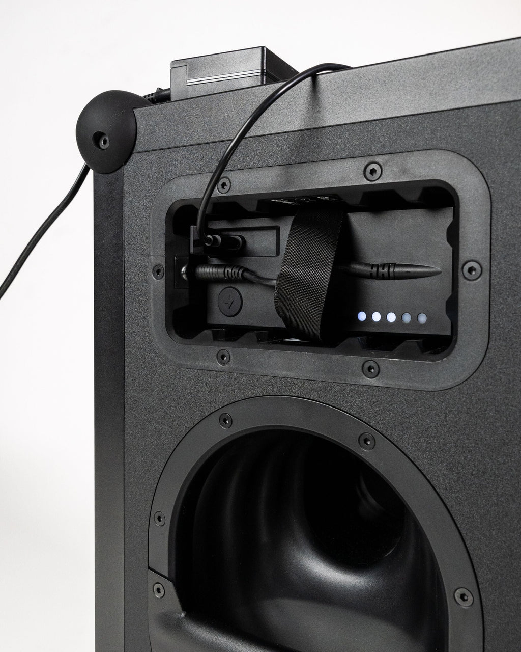 Fekete Soundboks hangszóró hátulról